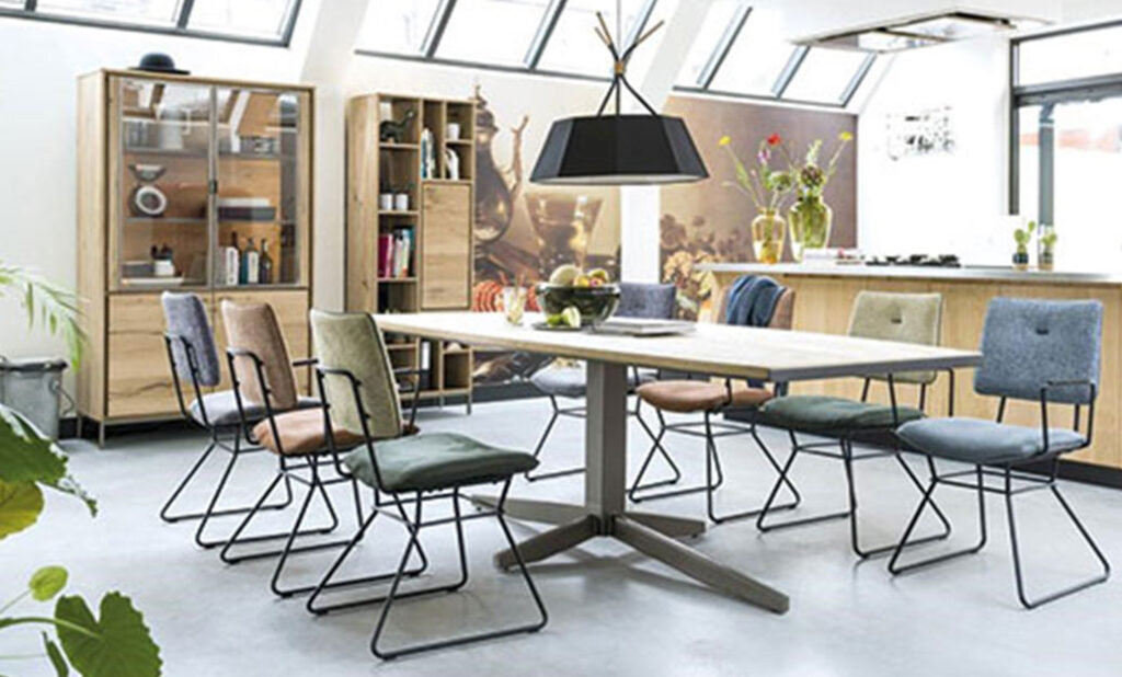 Heerlijk tafelen aan de mooiste eettafels bij Jansen Totaal Wonen
